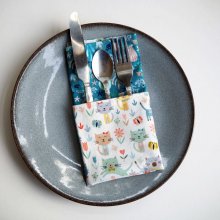 43- Serviette de table 33x33cm, bleu chats/fond marin
