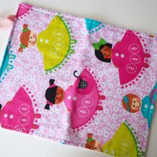 Serviette bébé/enfant, poupées ton rose