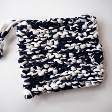 Porte-savon tawashi , lavable, inusable, tricoté main, coton bleu marin et blanc