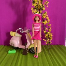 Jupe , top et chapeau Barbie 
