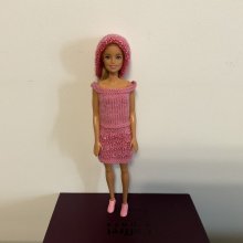 Jupe , pull et chapeau Barbie 