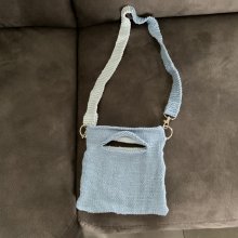 Sac bleu en tricot fait main pou enfant 