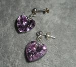 Boucles d'oreilles coeur mauve en cristal de Swarovski sur clous argent 925