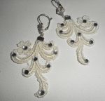 Boucles d'oreilles dentelle arabesque écrue avec cristal de Swarovski