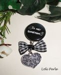 Broche message 'je amoureuse' avec noeud et goutte en cristal