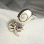 Bague originale en argent 925 avec oeil de Ste Lucie et libellule