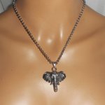 Collier élèphant sur chaine en acier inoxydable