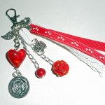 Bijoux de sac/porte clefs coeur en verre rouge avec dentelle et rubans