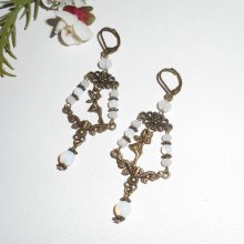 Boucles d'oreilles pampilles avec fée et cristal blanc sur dormeuses bronze