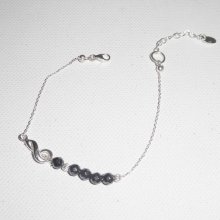 Bracelet original note de musique et perles en hématite sur chaine fine en argent 925