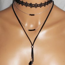 Collier multi-rangs ras de cou en dentelle noire avec chaine et cristal de bohème noir