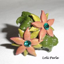 Bague fleurs en argile marron avec cristal de Swarovski et feuillage vert