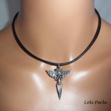 Collier homme cuir noir avec croix originale