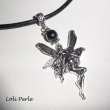 Collier fée avec pierre d'hématite sur cuir noir