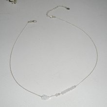 Collier ras de cou en argent 925 avec petite aile et perles en cristal blanc