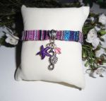 Bracelet tissus coloré avec pampilles hippocampe et étoile de mer violette