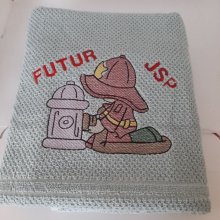 serviette vert d'eau pour enfant ' Futur Jeune Sapeur Pompier ' à personnaliser