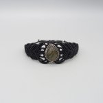 Bracelet en micro-macramé noir avec une labradorite sertie