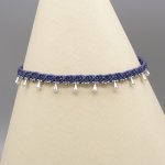 Bracelet de cheville en micro-macramé bleu canard