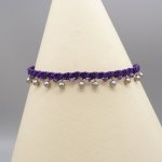 Bracelet de cheville en micro-macramé violet