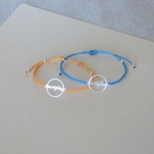 Bracelet jaune paille ou bleu turquoise en micro-macramé avec un intercalaire en argent