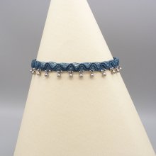 Bracelet de cheville en micro-macramé bleu canard