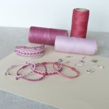 Bijoux en micro-macramé à personnaliser en 'Nuances de rose'