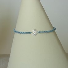 Collier ras-du-cou en micro-macramé vert menthe à l'eau