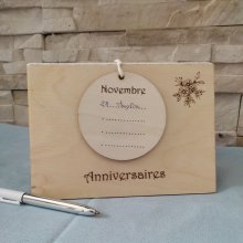 Calendrier des Anniversaires en bois gravé à personnaliser, 