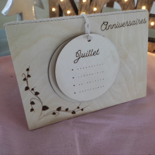 Calendrier des Anniversaires en bois gravé au laser, réalisation artisanale
