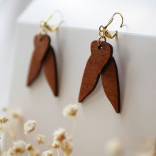 Boucles d'oreilles en bois cigales merisier doré