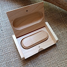 Clé Usb gravée 32 Go 2.0 dans coffret en bois d'érable