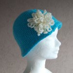 chapeau cloche pour enfant en laine turquoise fait main