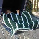 Couverture berceau crochetée main vert sapin, vert clair et blanc