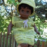 Robe et chapeau poupée de couleur vert dégradé