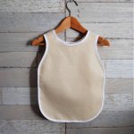 Tablier chasuble beige biais blanc pour enfant 18/36mois