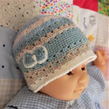Bonnet poupée blanc, crème et bleu gris, crocheté main
