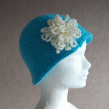 chapeau cloche pour enfant en laine turquoise fait main