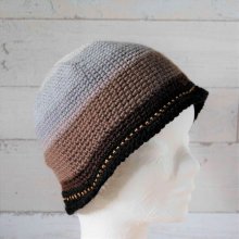Chapeau cloche enfant en laine beige, gris, marron, noir et cuivre 