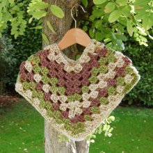 Poncho enfant (2ans) laine acrylique beige, vert marron