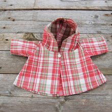 Manteau à capuche pour poupée style écossais