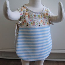 Tablier chasuble enfant 1-2 ans motifs lapins et fleurs avec rayures
