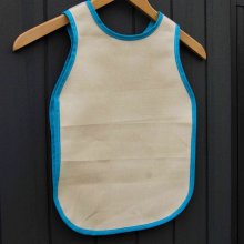 Tablier chasuble pour enfant en toile crème et biais bleu