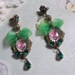BO Coeur d'Anges créées avec cabochons loupes, du ruban organza, des accessoires divers et des cristaux