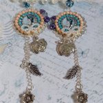 BO Belle de Cadix créées avec des cabochons représentant une femme au chapeau Bleu, des cristaux, des perles en verre, résine, des accessoires Argent et Laiton