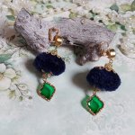 BO Nuit de folies montées avec pompons ronds, pendentifs époxy, perles aventurine, dormeuses laiton