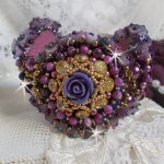 Bracelet La Passionnée de Venise brodé avec un ruban de soie Purple, des pierres semi-précieuse : Les sugililtes et des rocailles