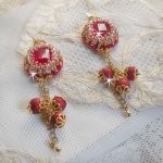 BO Nous Deux brodées avec cabochons et perles en cristal Swarovski, crochets d'oreilles en or Gold Filled 14 carats