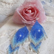 BO Doux Rêves Bleutés créées avec des rocailles de qualité de couleurs Bleu Saphir, Bleu Ciel et Argenté avec des crochets d'oreilles en argent 925/1000