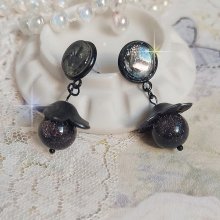 BO Pépites montées avec fleurs frostesd, perles verres, cabochons résines et puces d'oreilles en métal